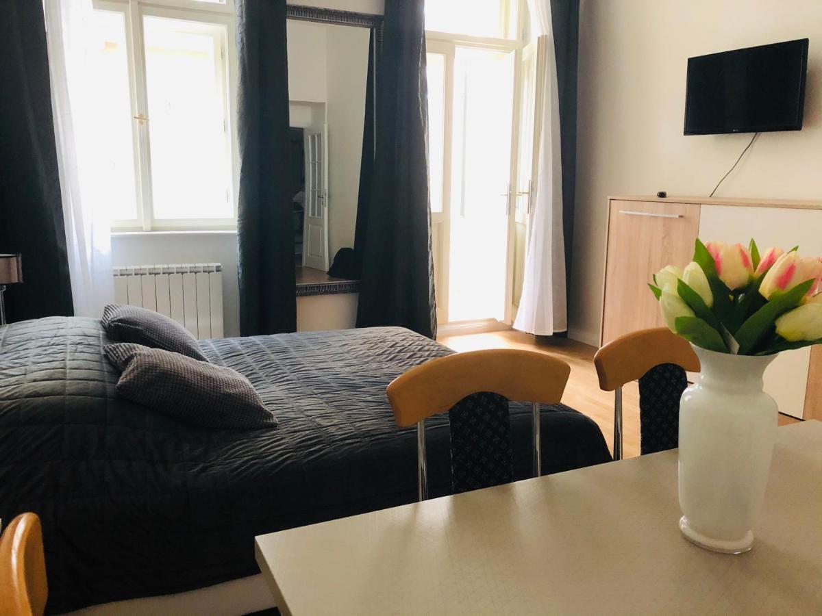 Modern Cozy Apartment In Central פראג מראה חיצוני תמונה